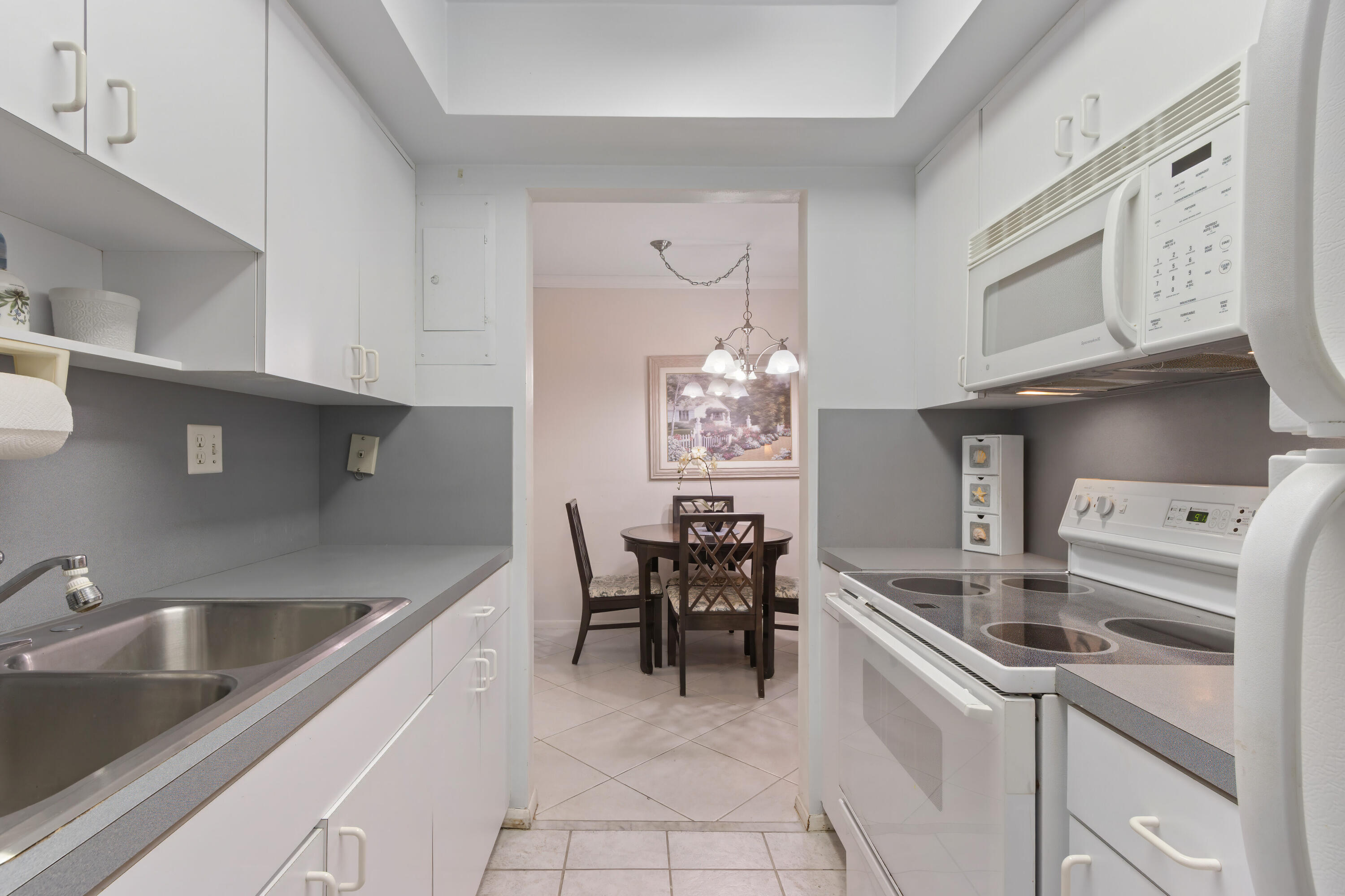 1198 Hillsboro Mile 128