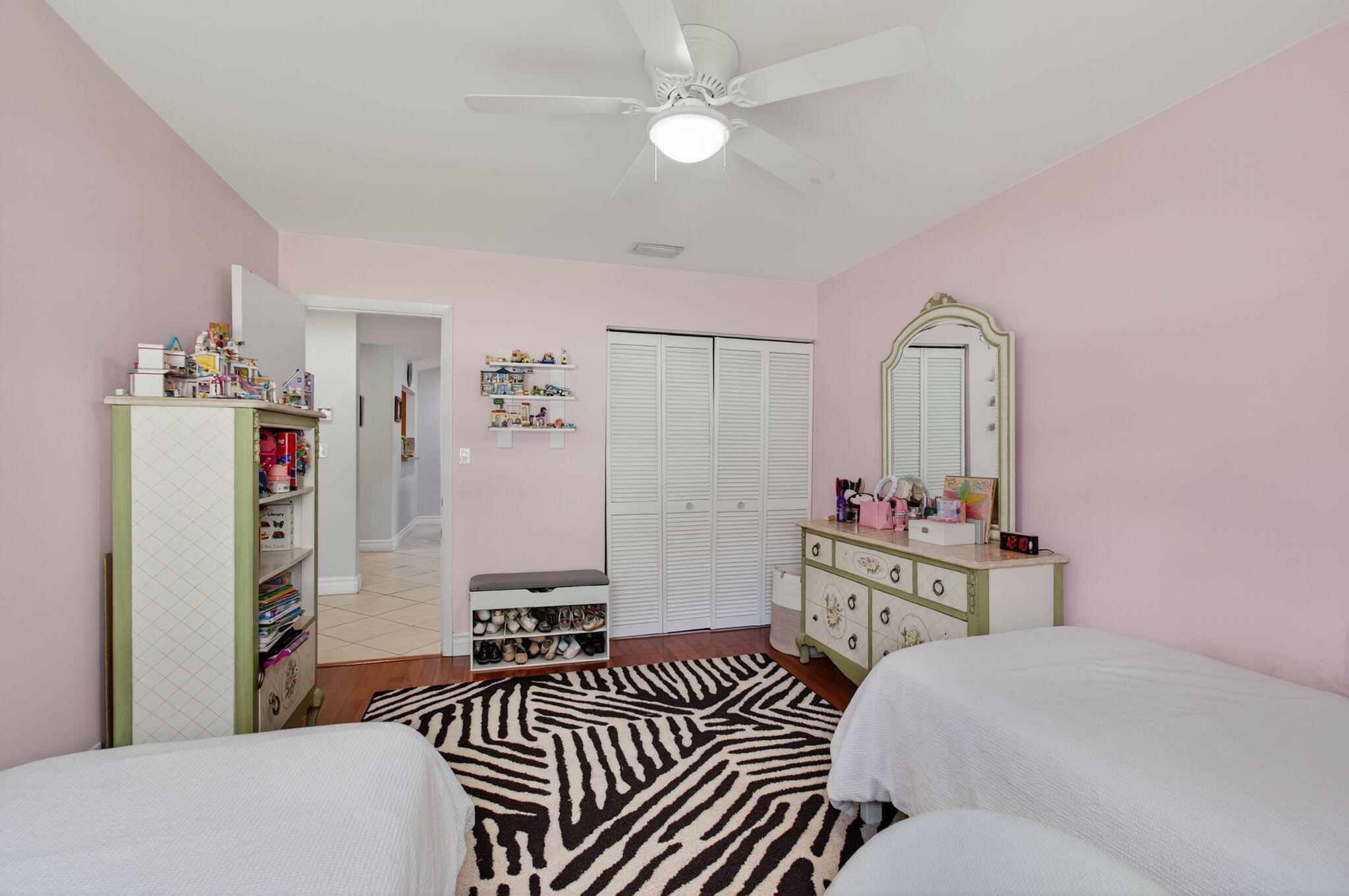 6934 Consolata Street