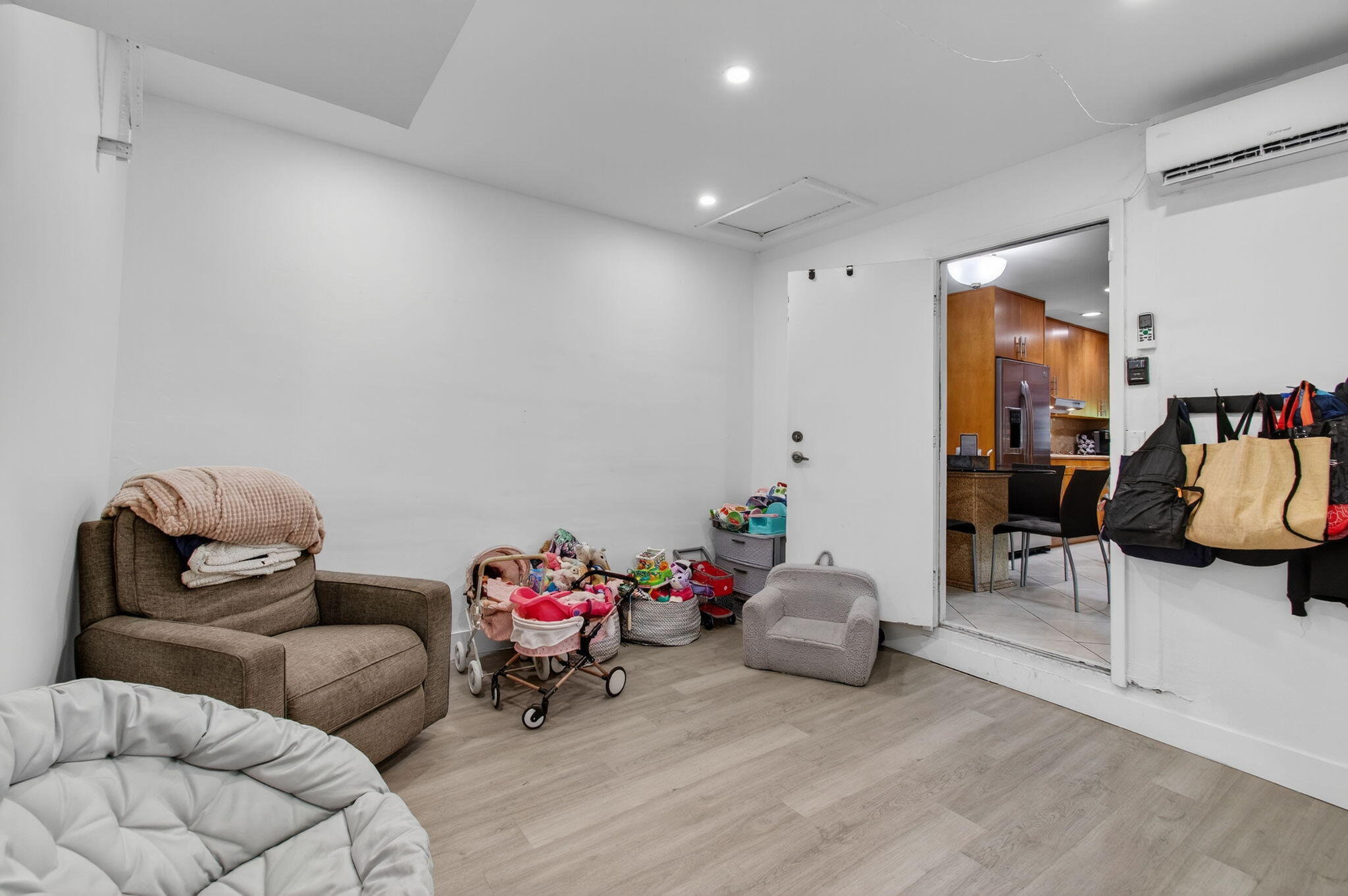 6934 Consolata Street