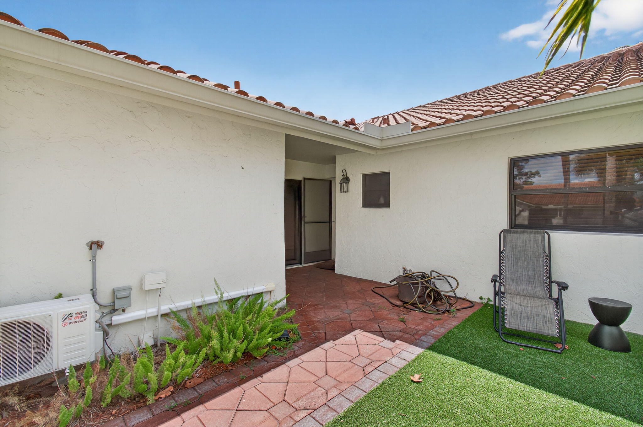 6934 Consolata Street