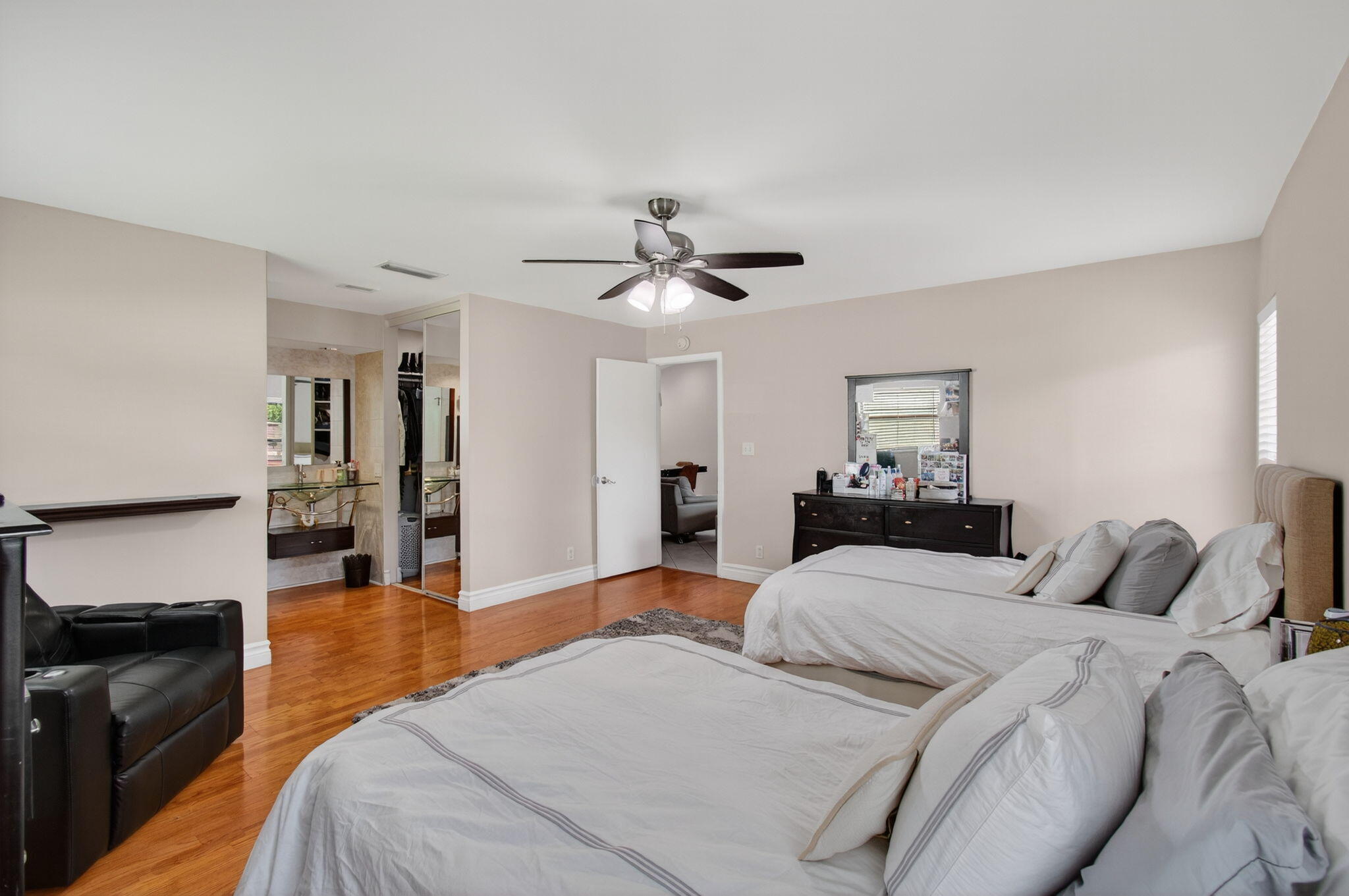 6934 Consolata Street