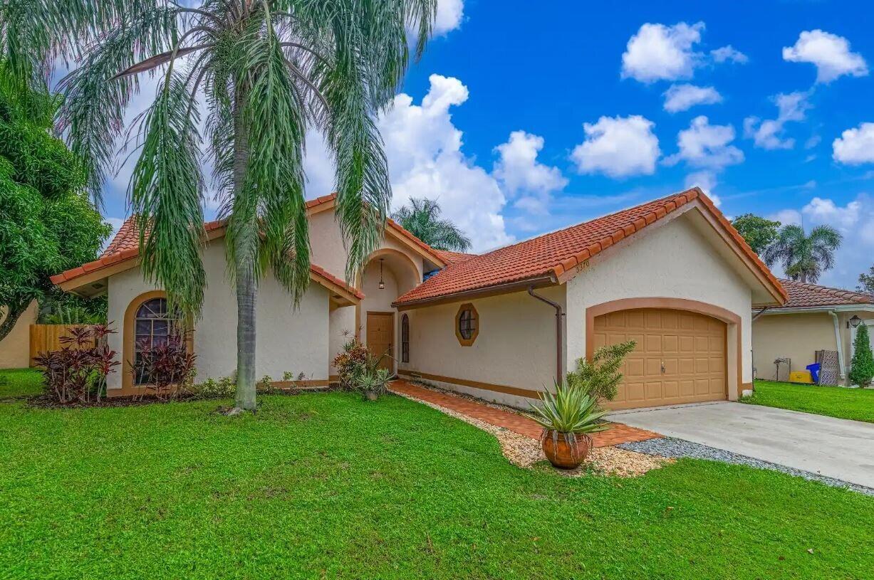 5370 Helene Circle