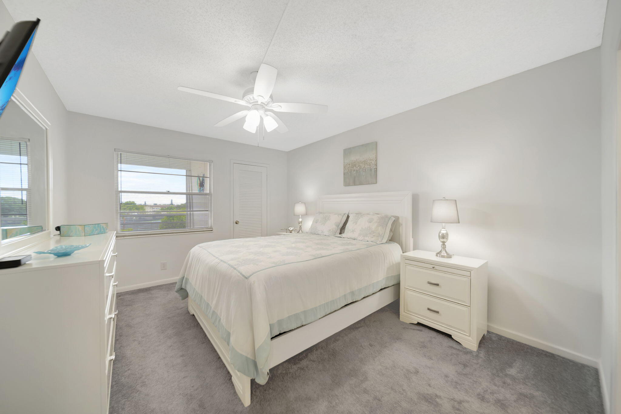 4039 Rexford C