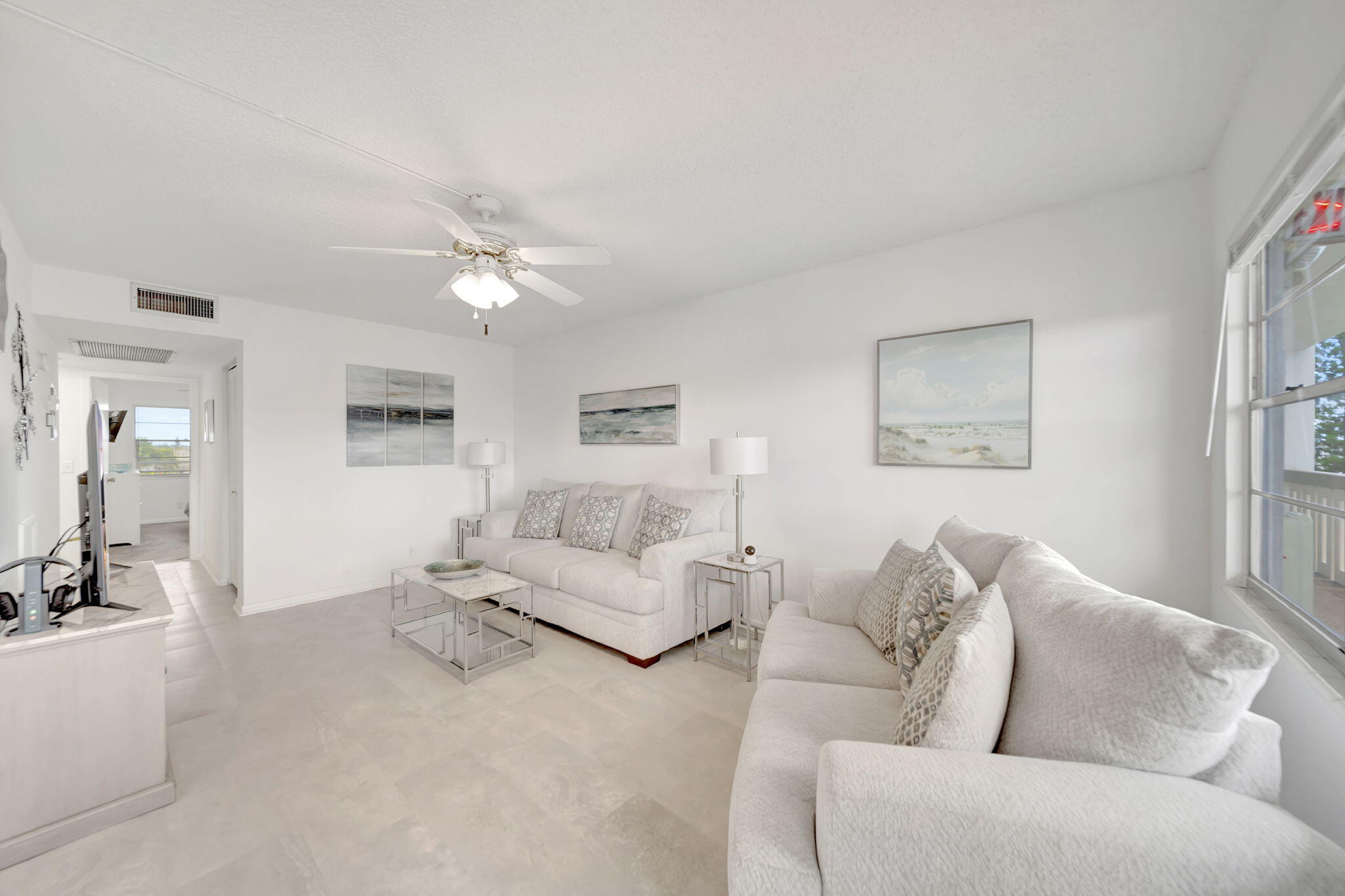 4039 Rexford C