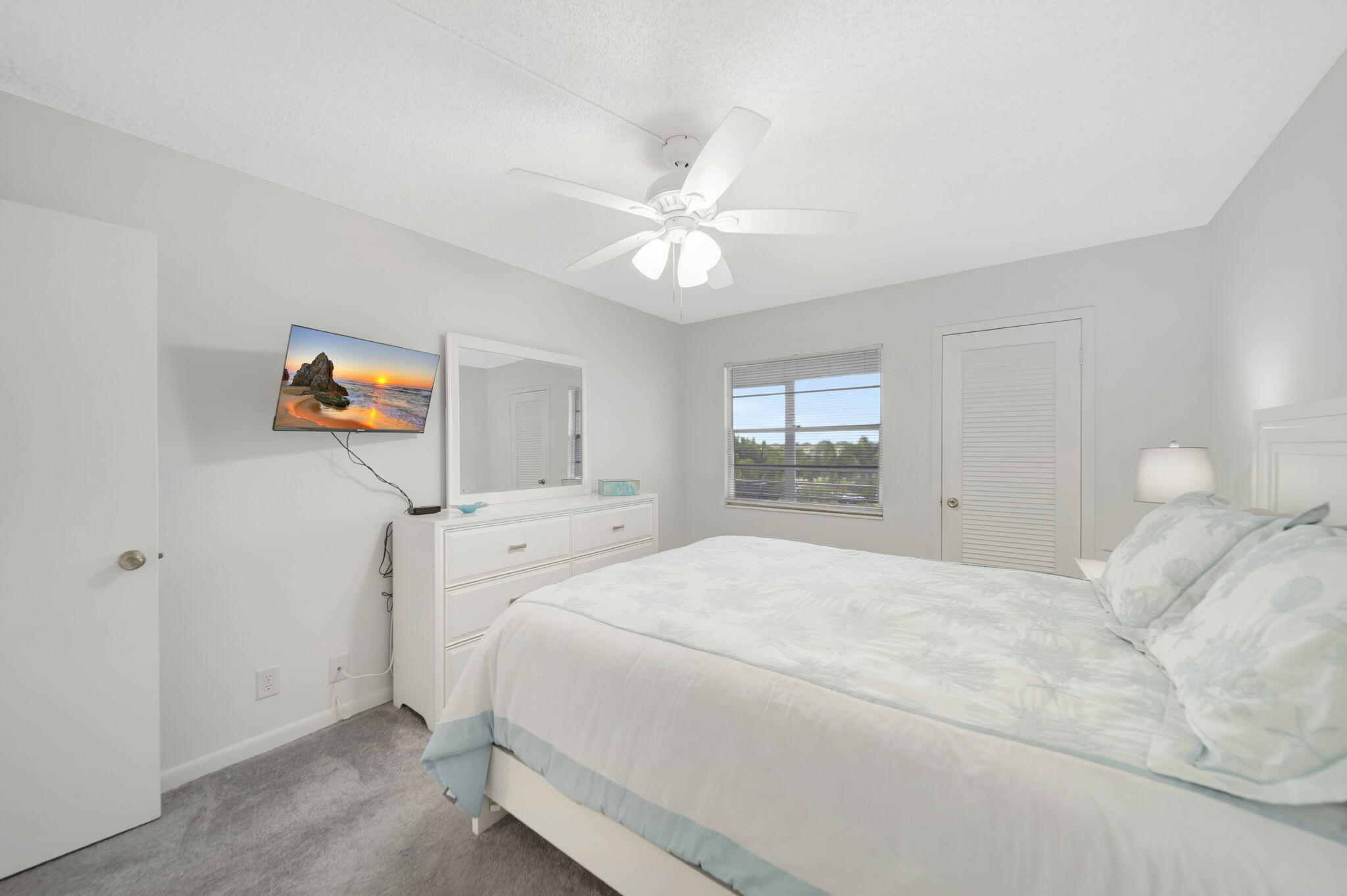 4039 Rexford C