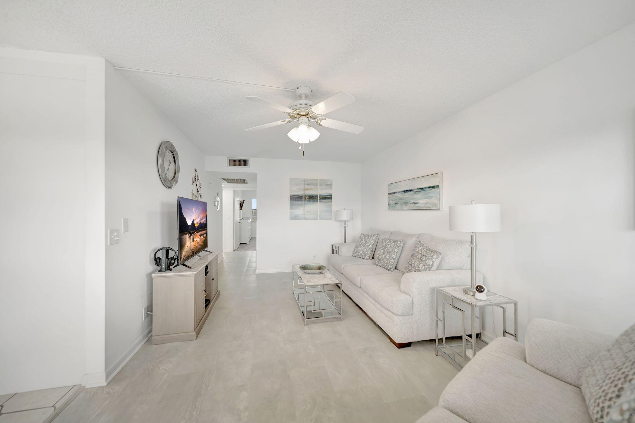 4039 Rexford C