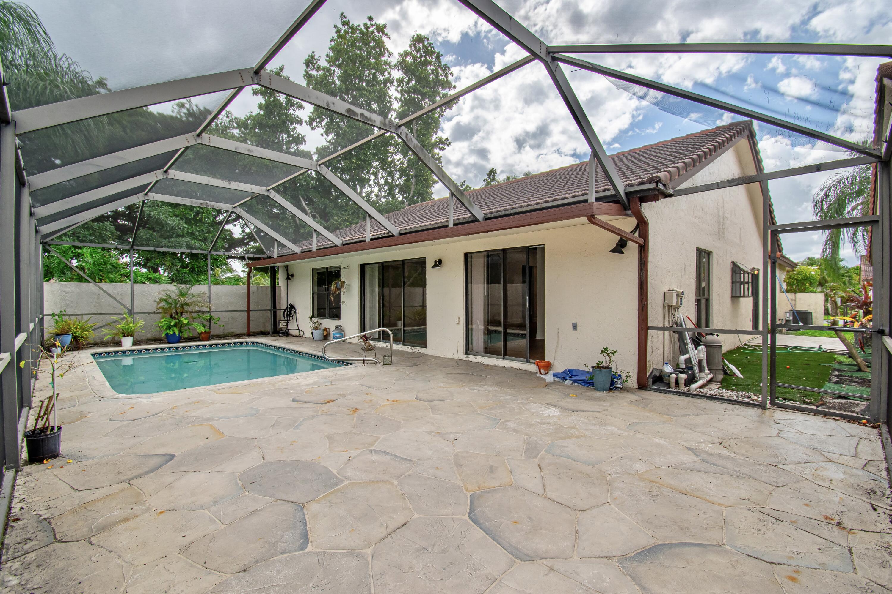 7794 Villa Nova Drive