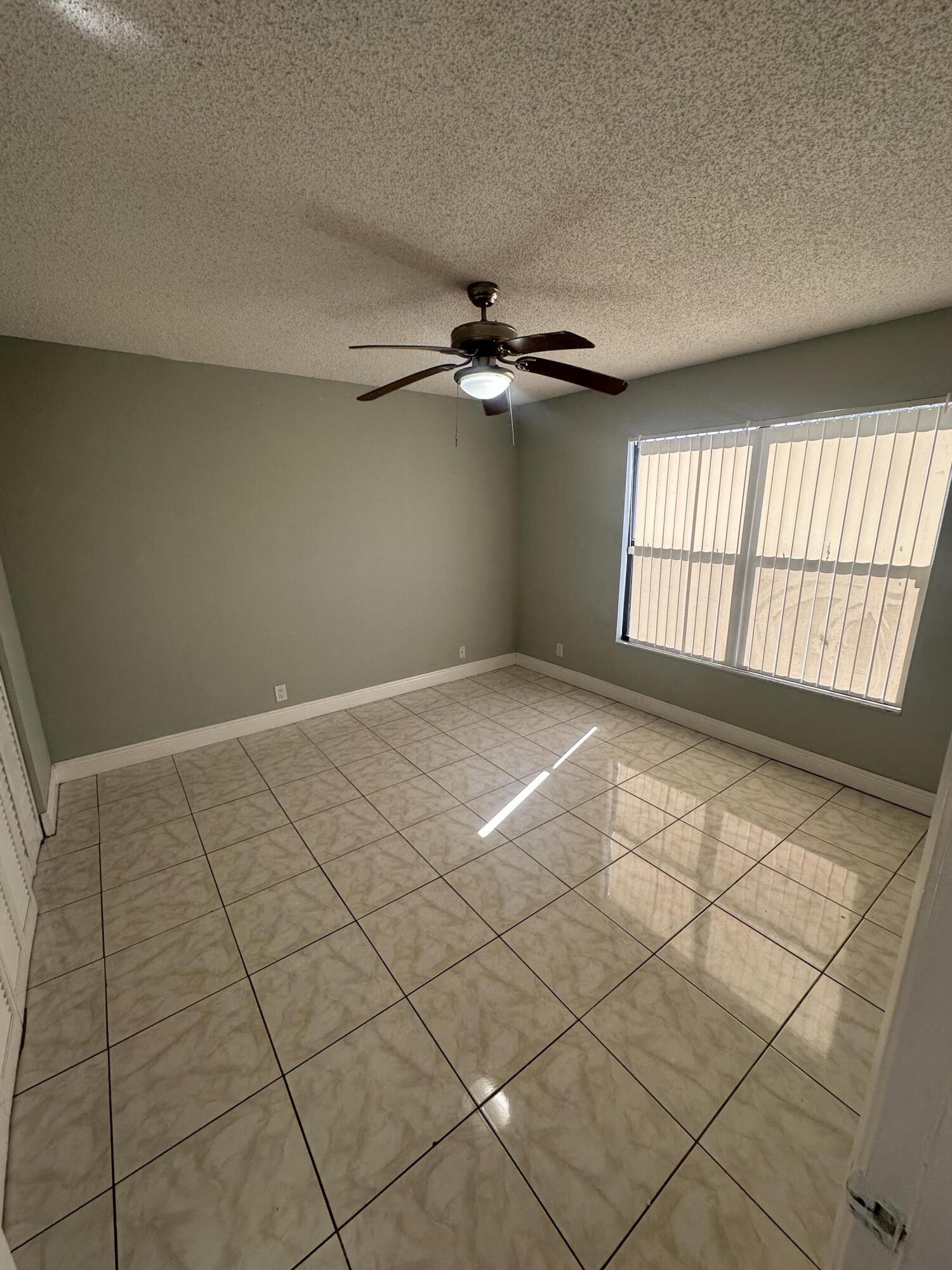 1475 Lake Crystal Drive D