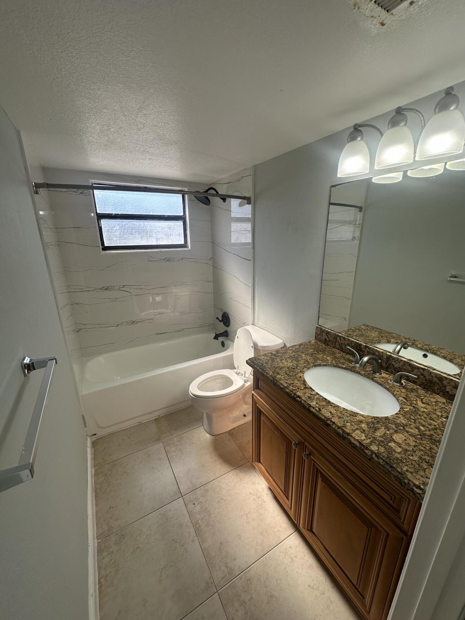 1475 Lake Crystal Drive D