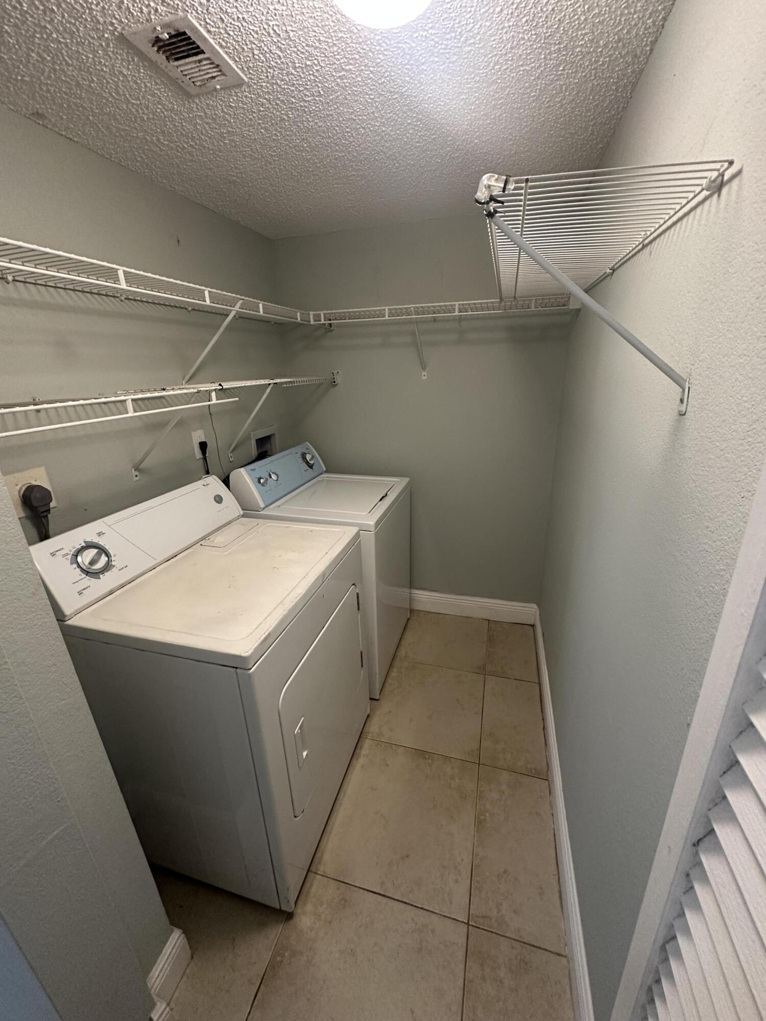 1475 Lake Crystal Drive D