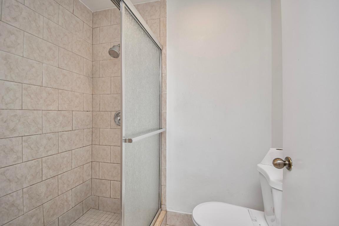 6825 Bridlewood Court