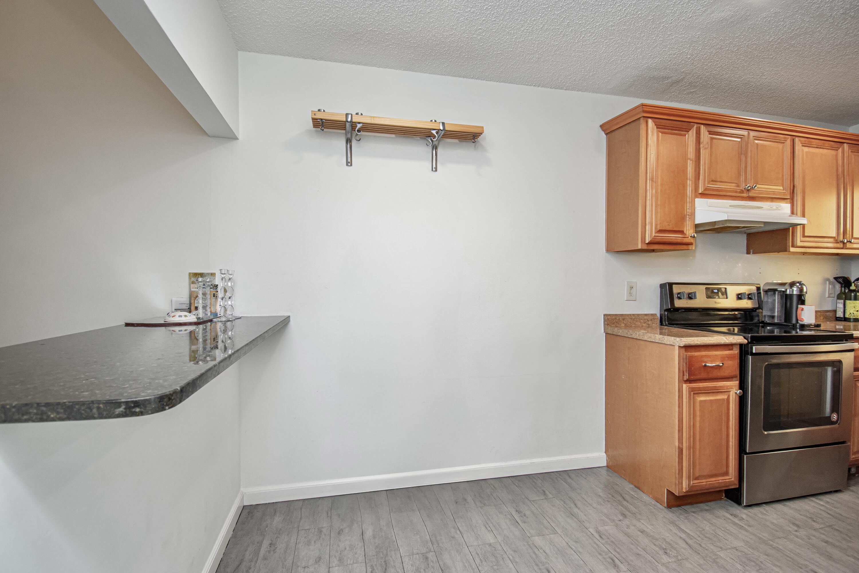 6825 Bridlewood Court