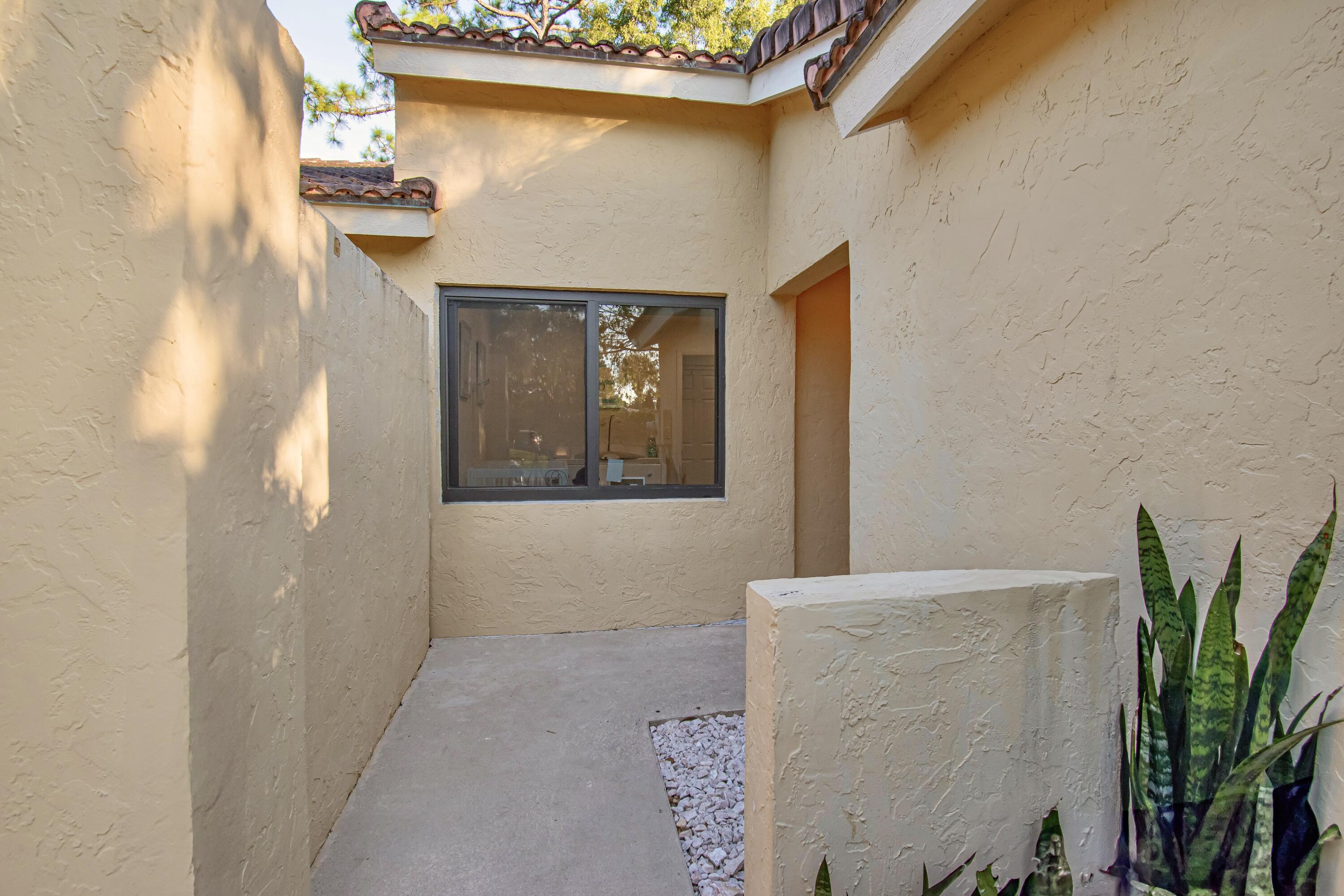 6825 Bridlewood Court