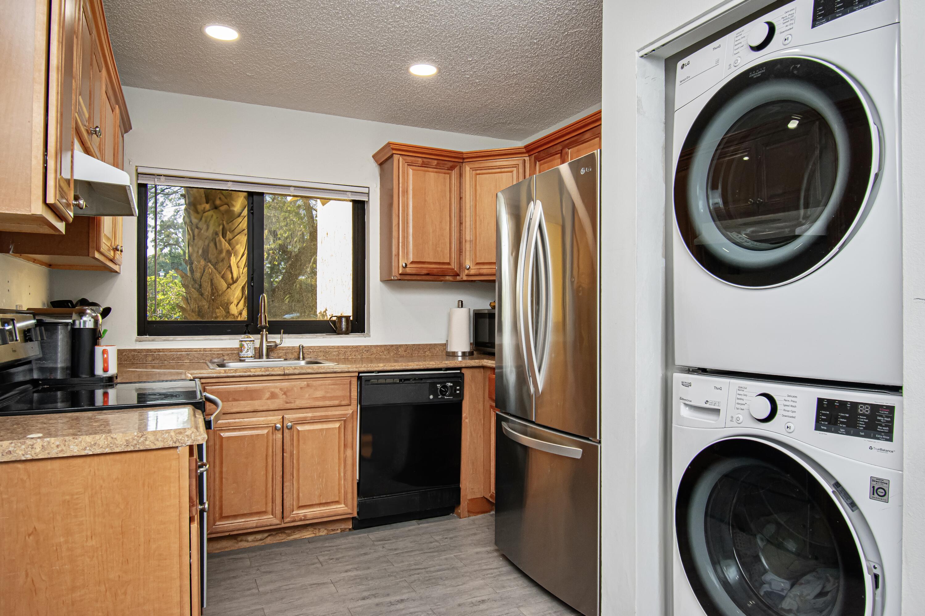 6825 Bridlewood Court