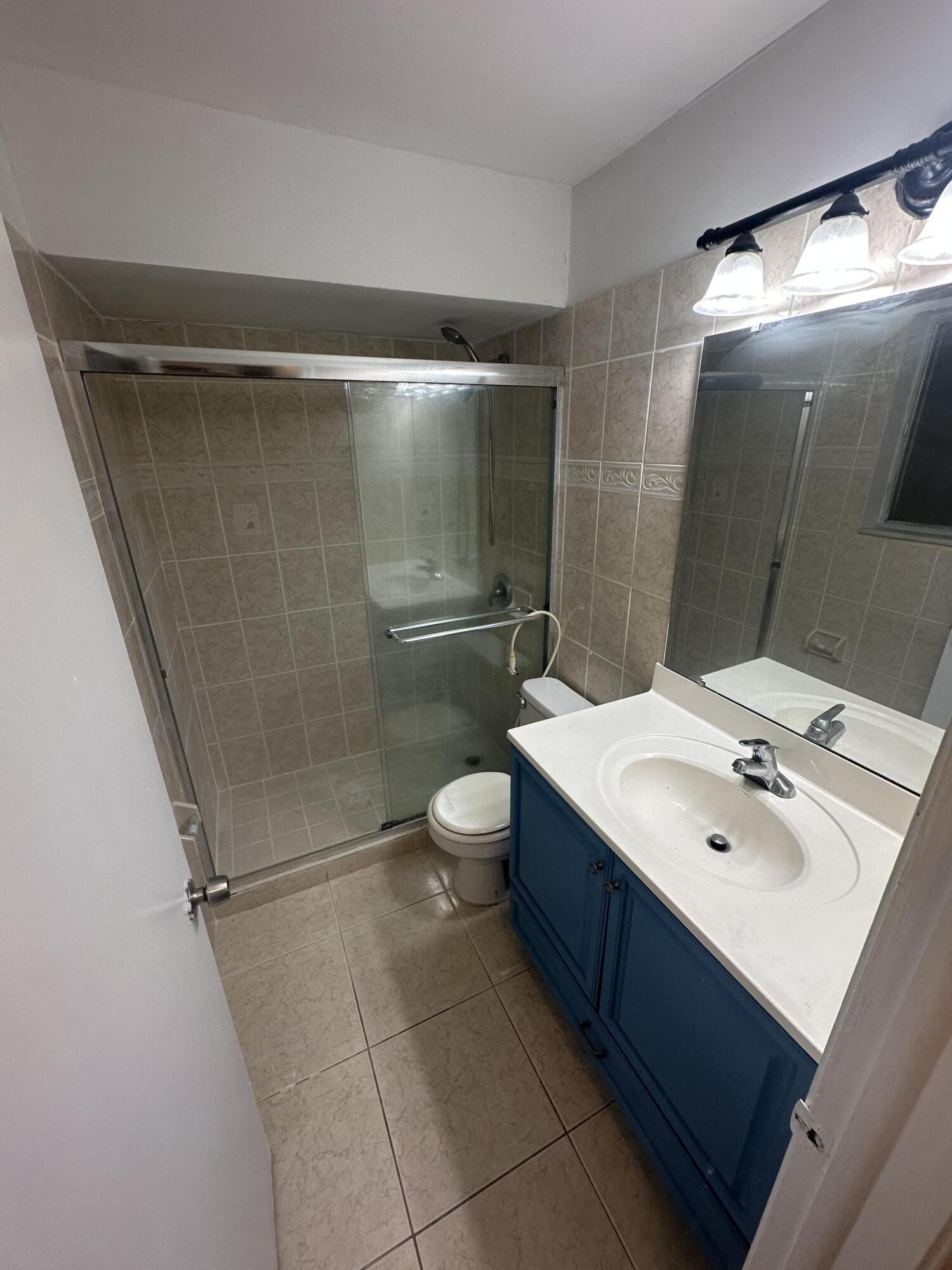 6086 Forest Hill Boulevard 107