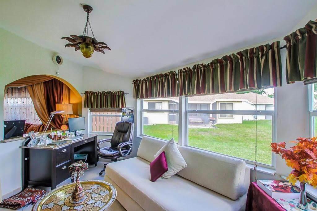 9709 Sunny Isle Circle