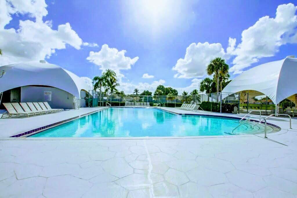 9709 Sunny Isle Circle