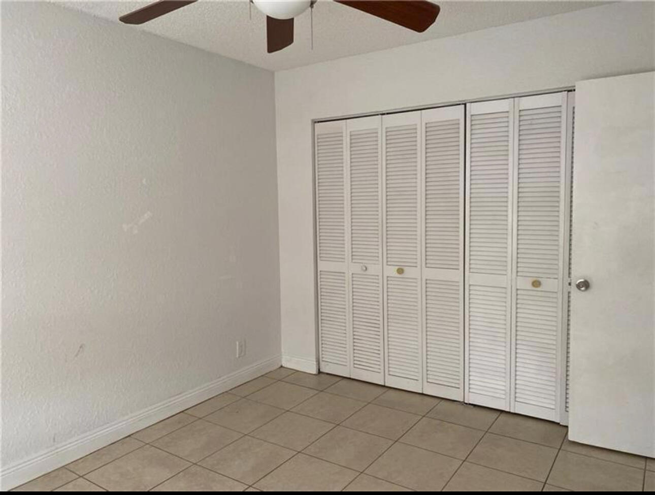 1455 Lake Crystal Drive H