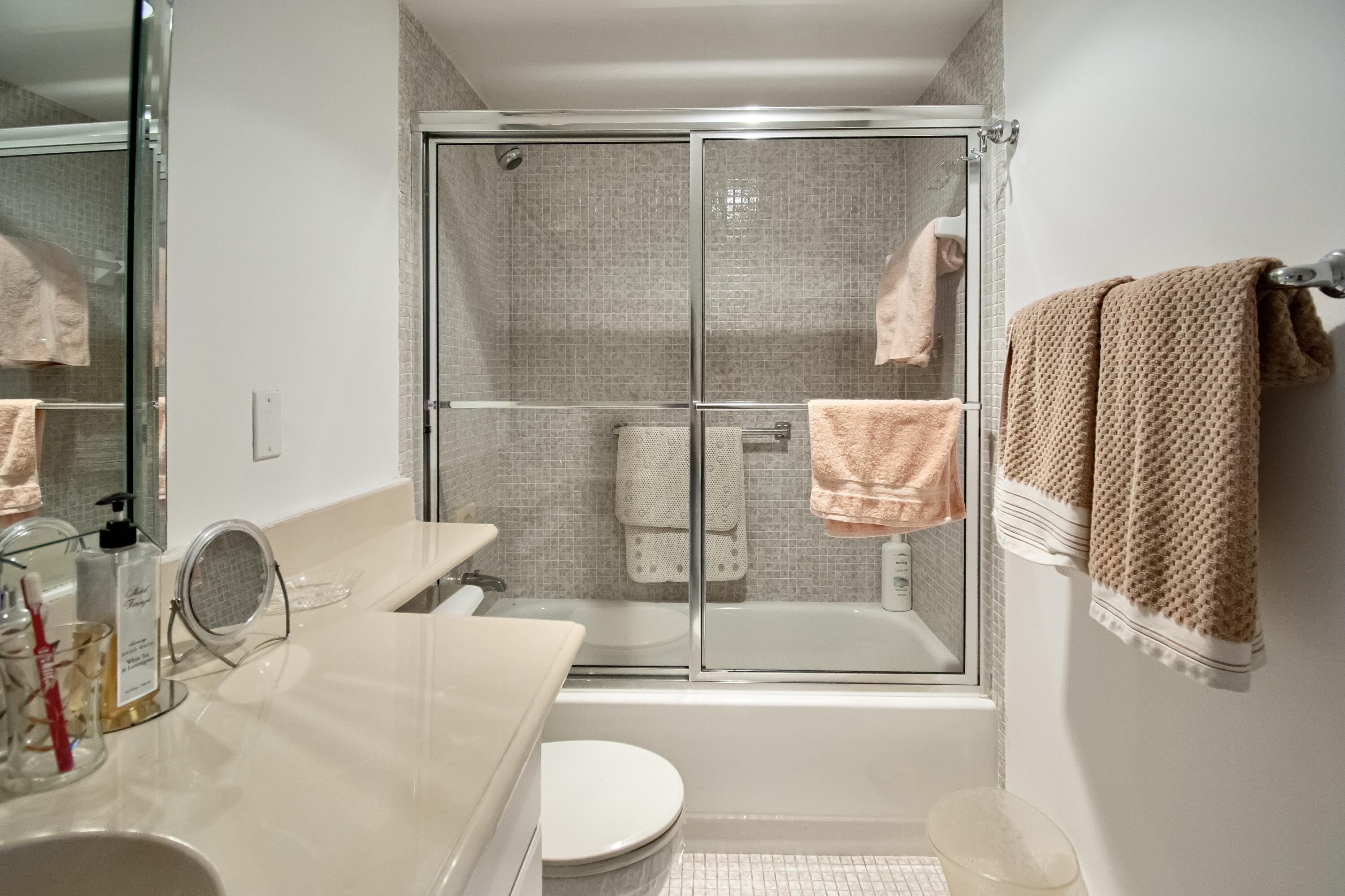 220 Richmond C