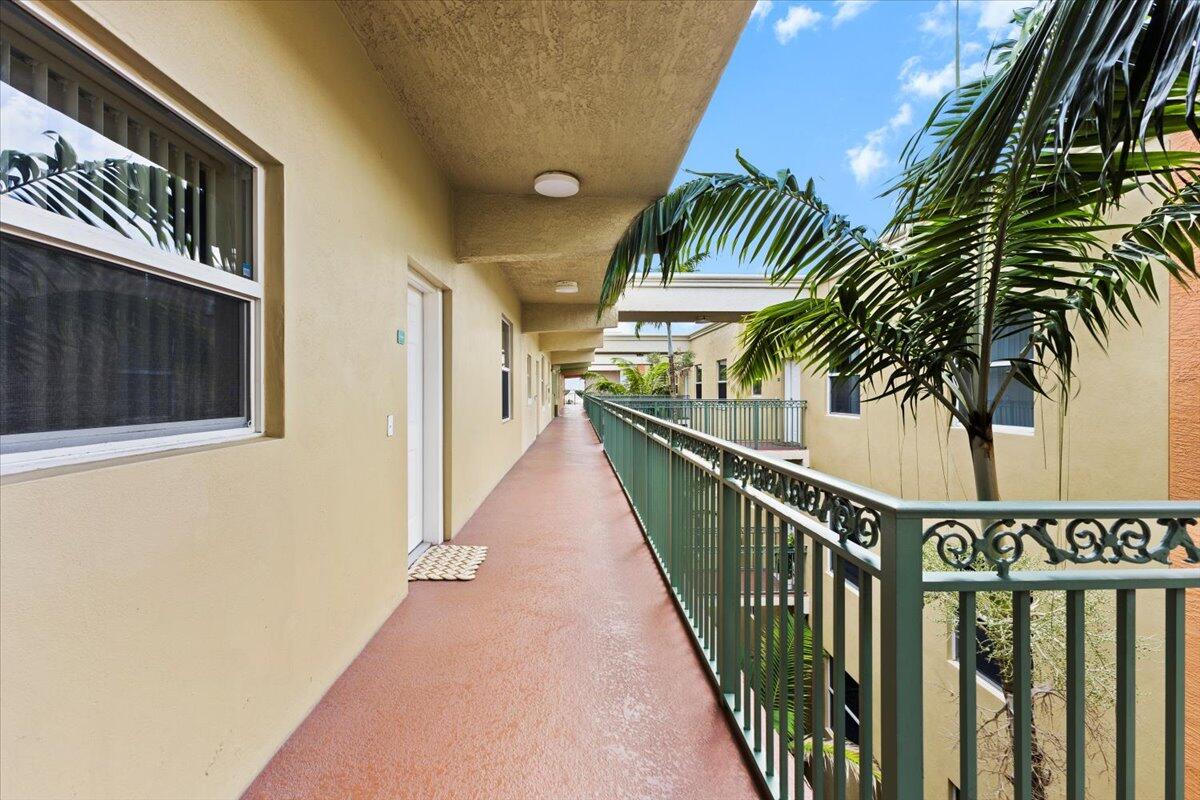 1620 Presidential Way 504