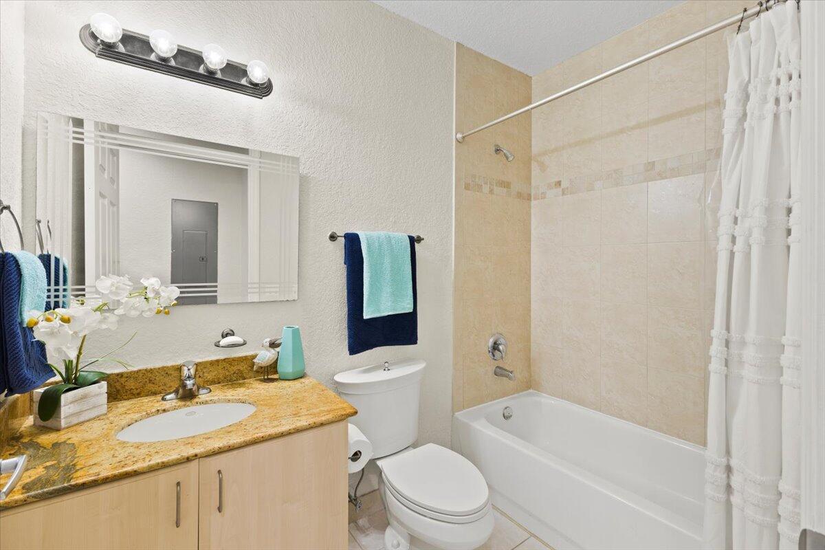 1620 Presidential Way 504