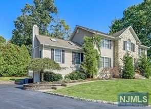 21 Brook Hollow Court