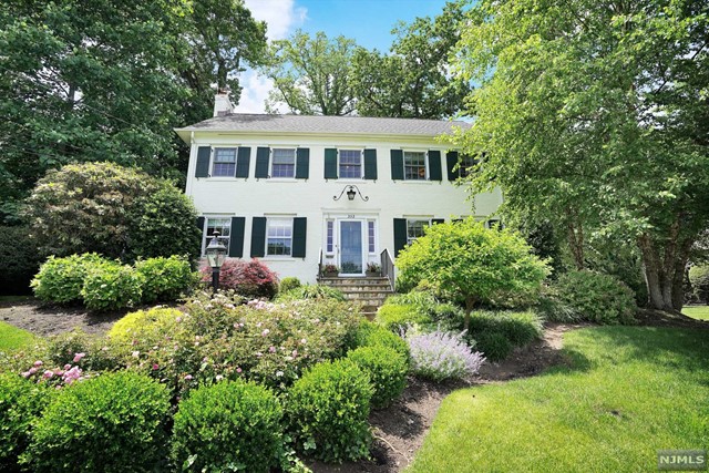 352 Hillcrest Road