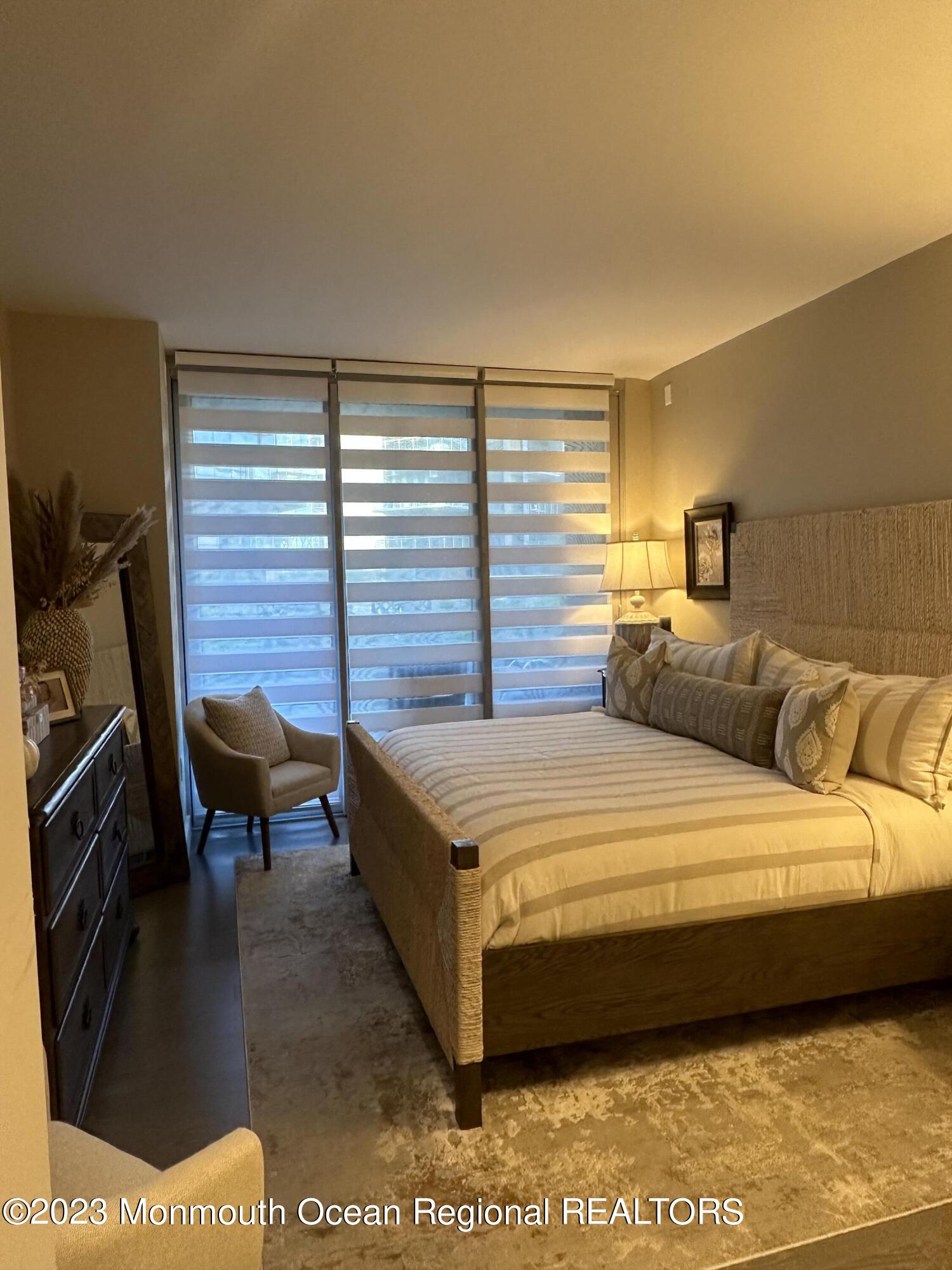 15 Morris Avenue Unit: 204