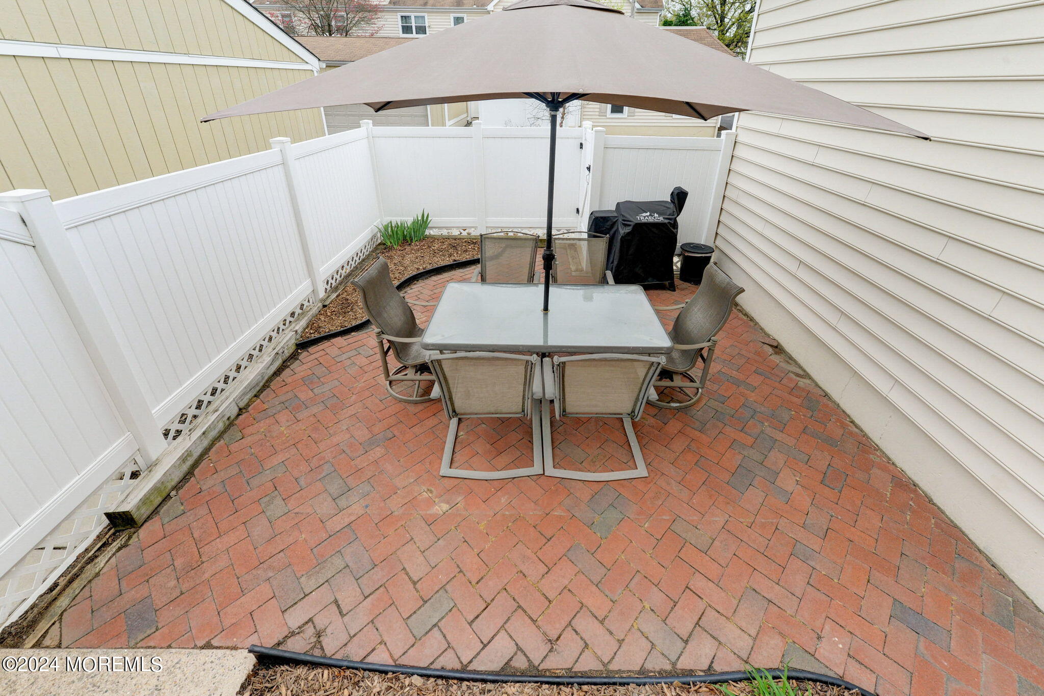 717 Society Hill Boulevard