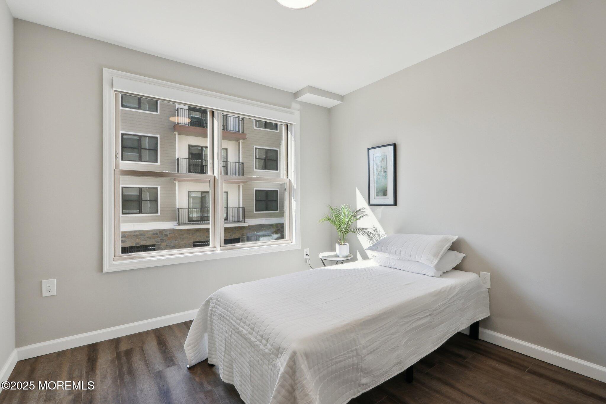 258 Morris Avenue, 212