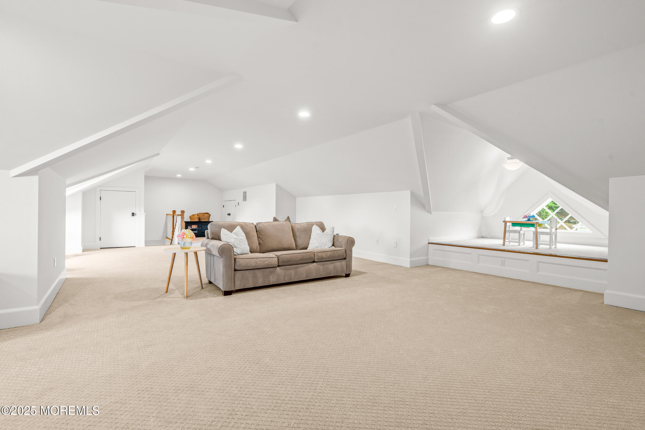 11 Beacon Hill Road