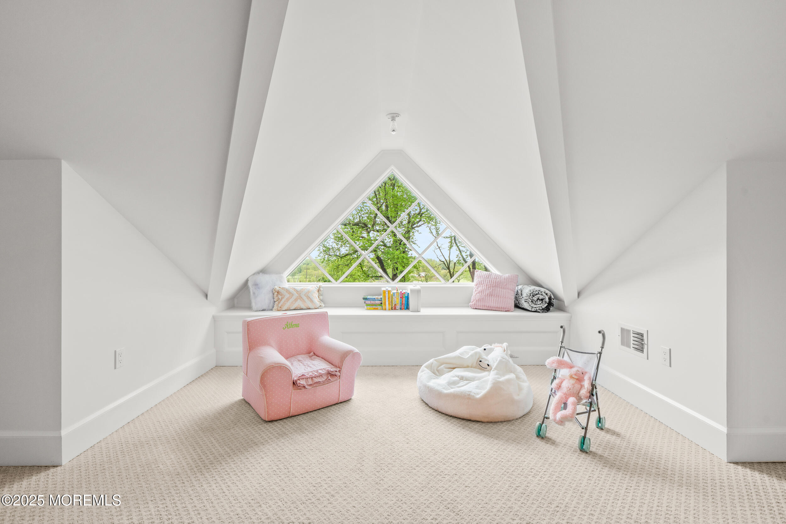 11 Beacon Hill Road