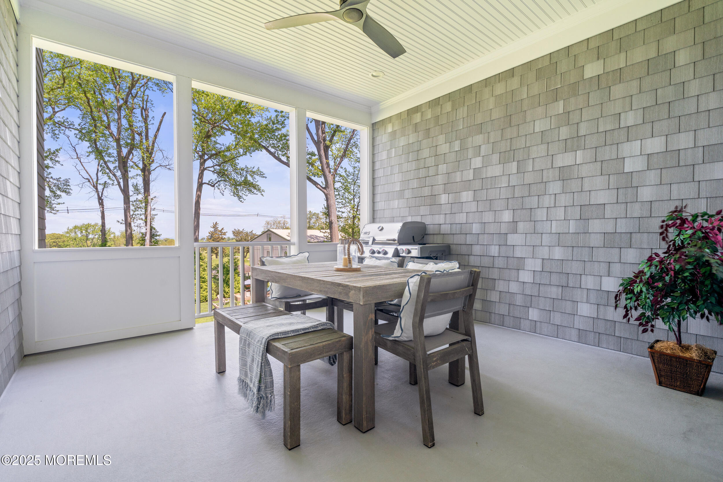 11 Beacon Hill Road