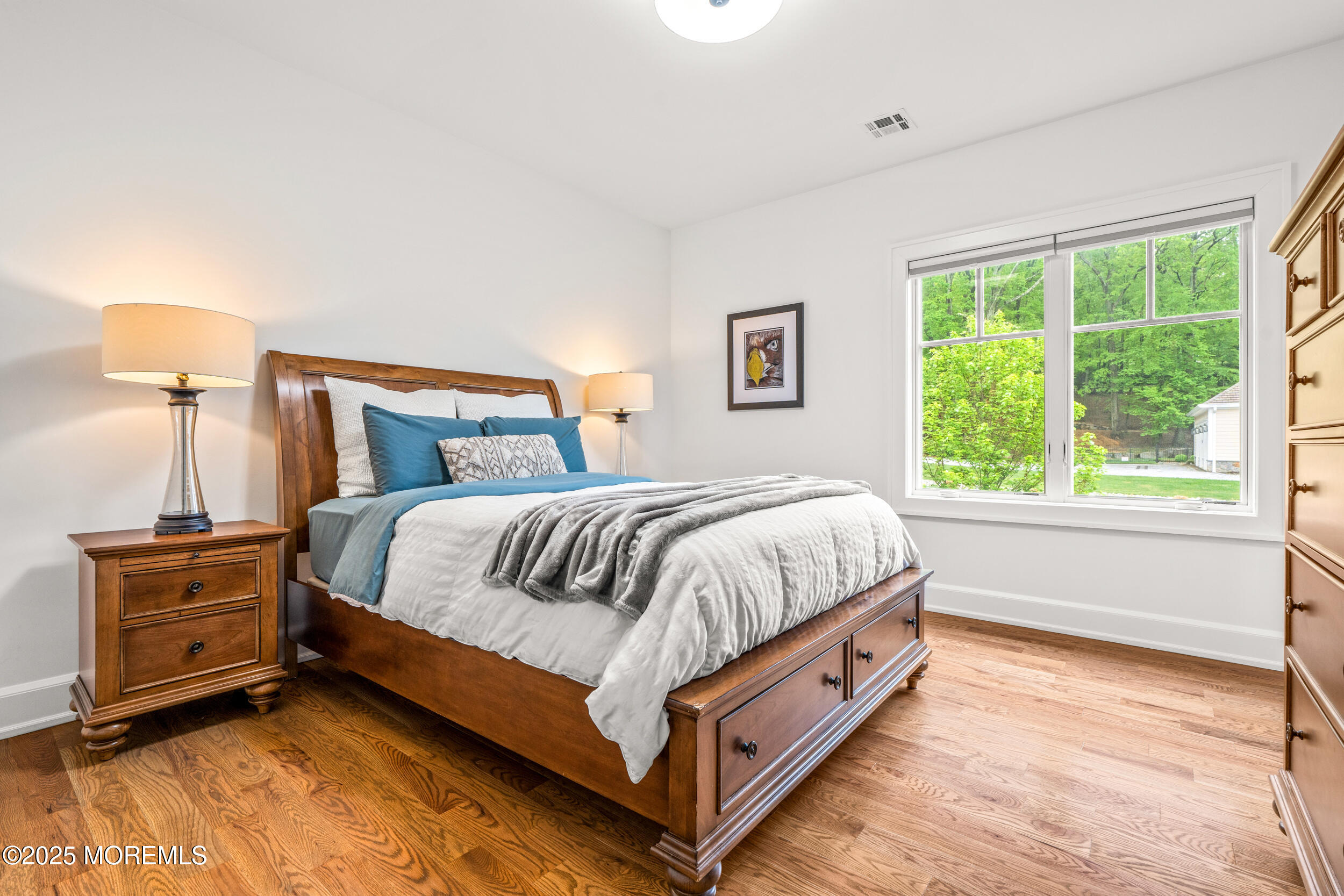 11 Beacon Hill Road