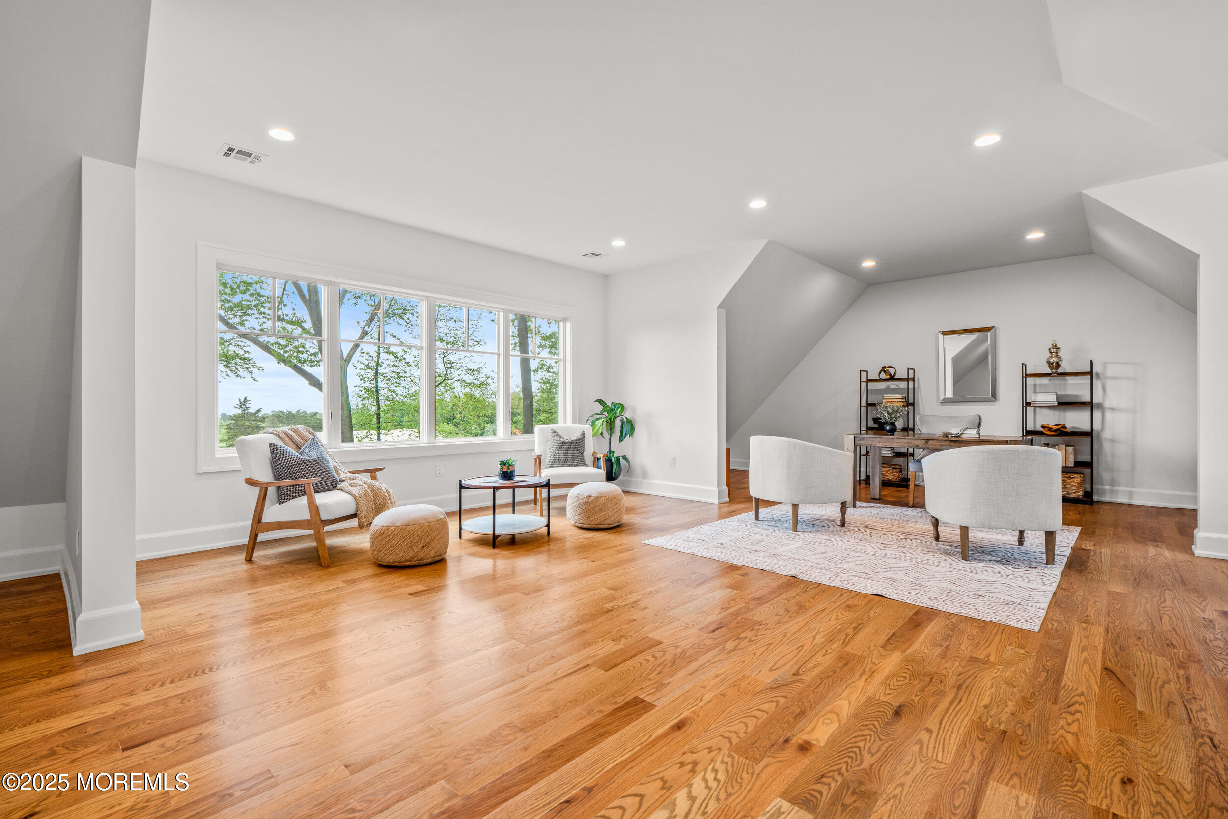 11 Beacon Hill Road