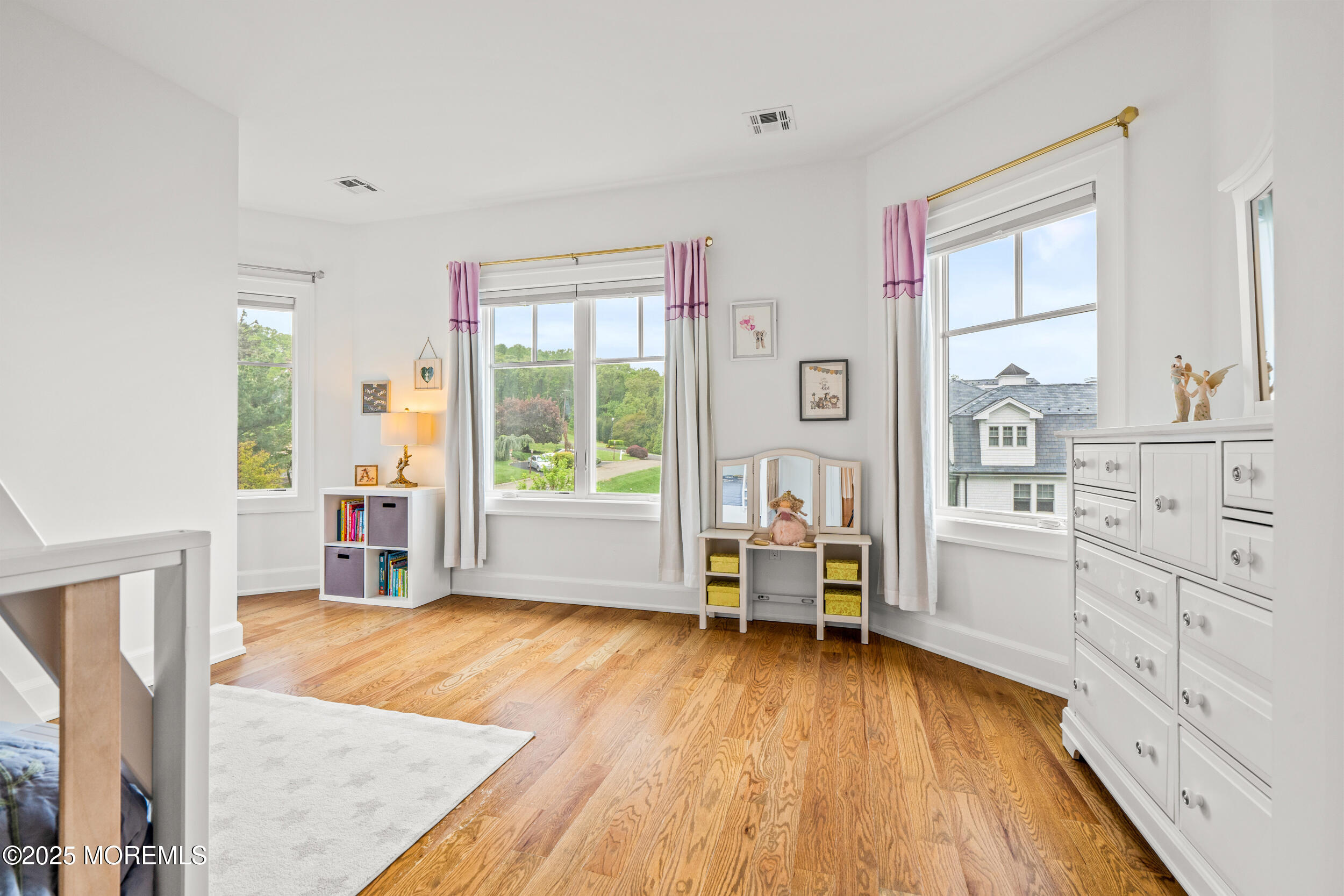 11 Beacon Hill Road