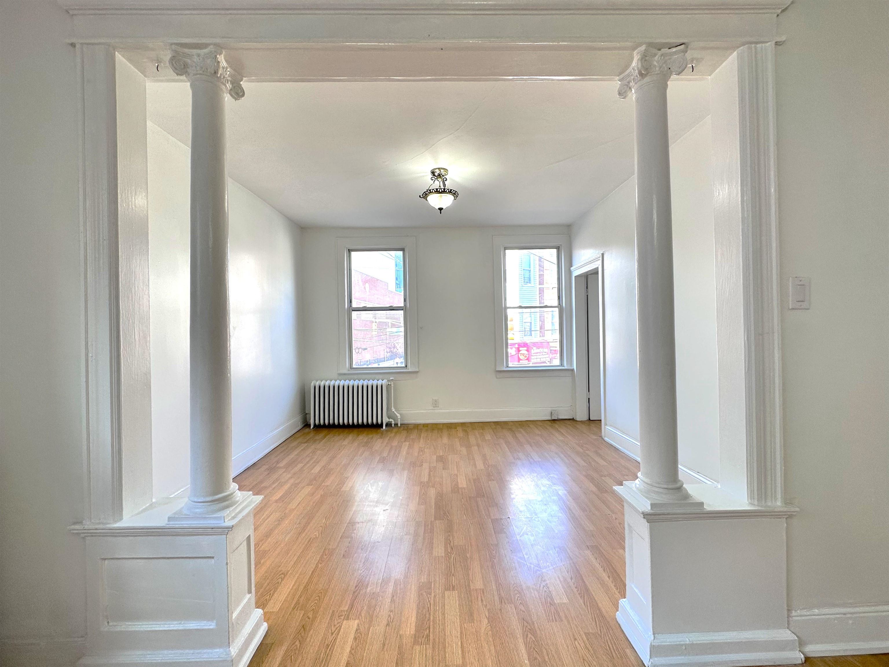 382 SUMMIT AVE Unit: 2
