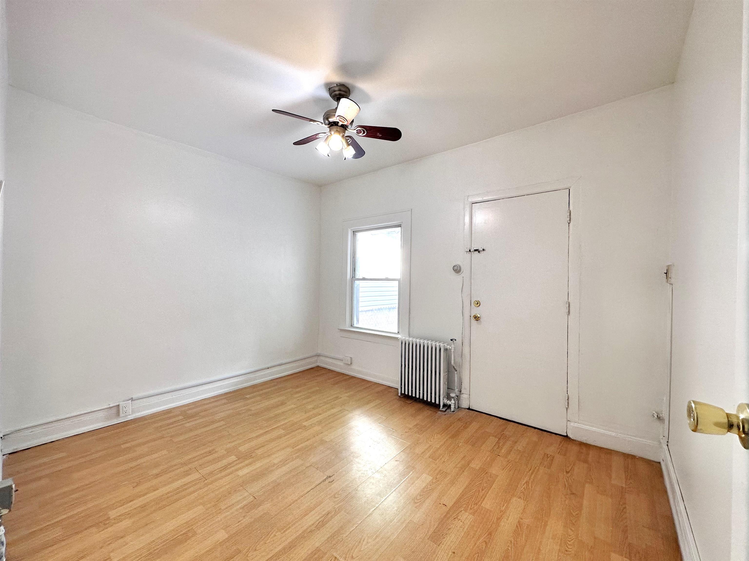 382 SUMMIT AVE Unit: 2
