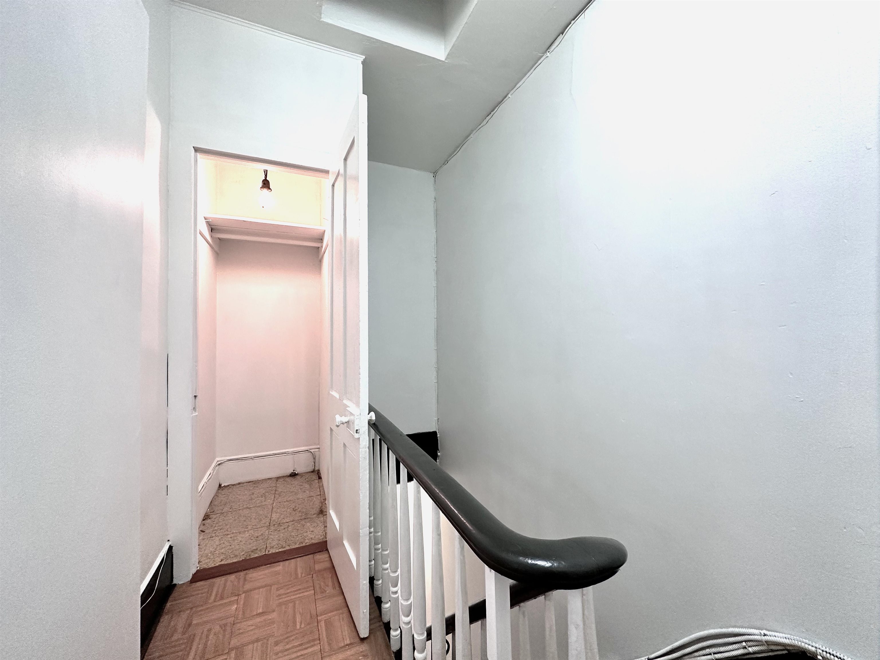 382 SUMMIT AVE Unit: 2
