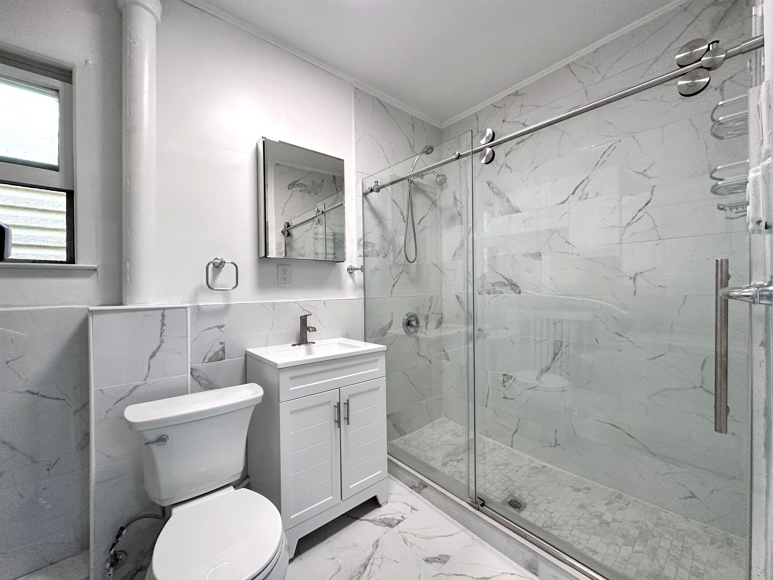 382 SUMMIT AVE Unit: 2