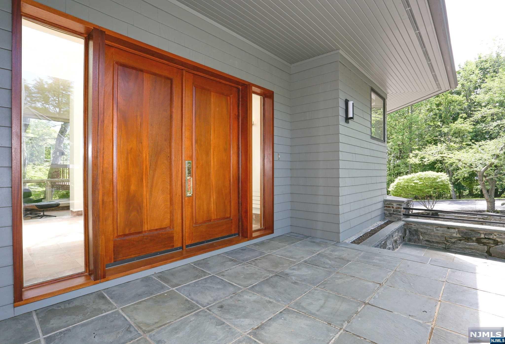 565 Green Lane