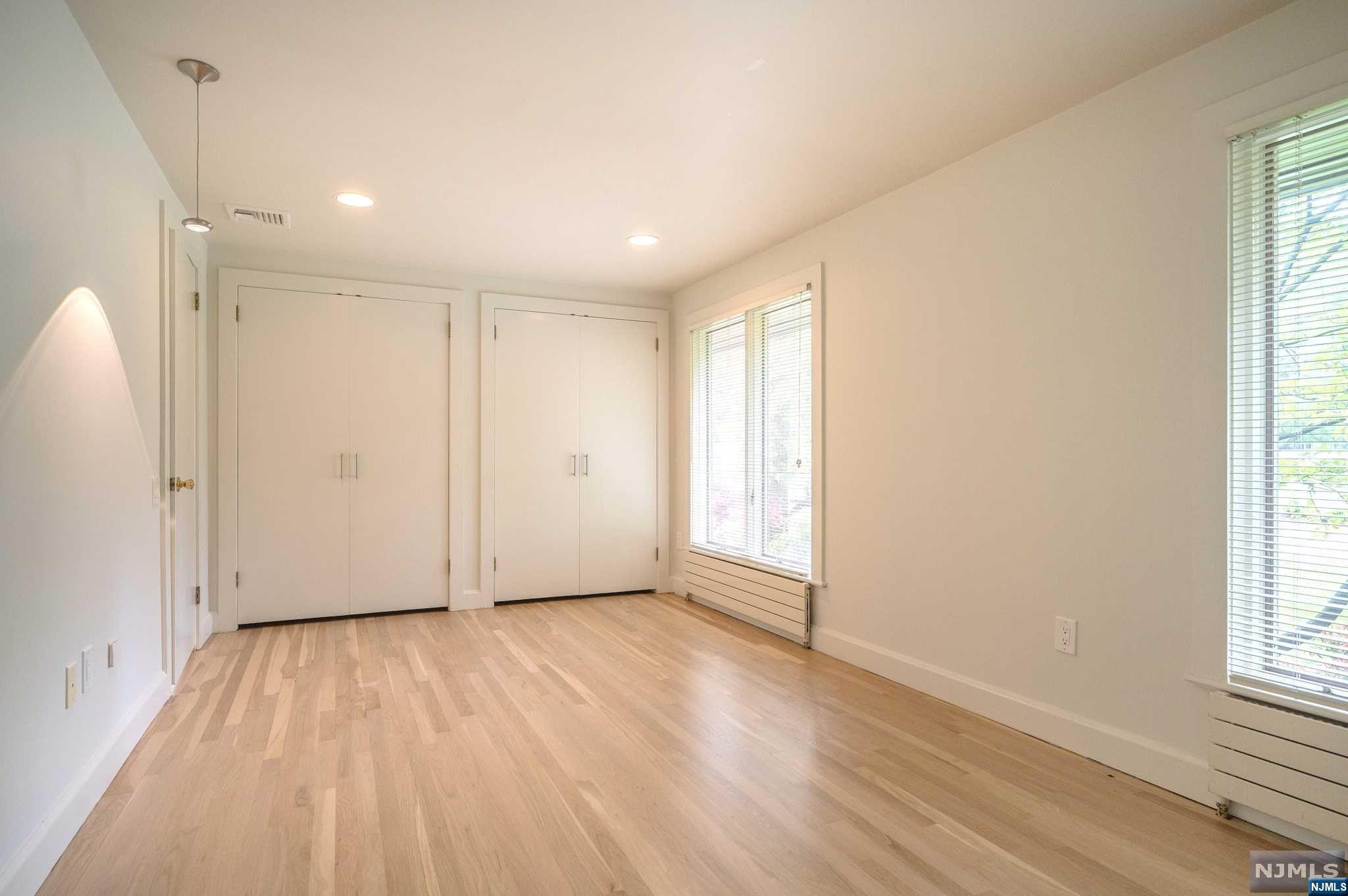 565 Green Lane