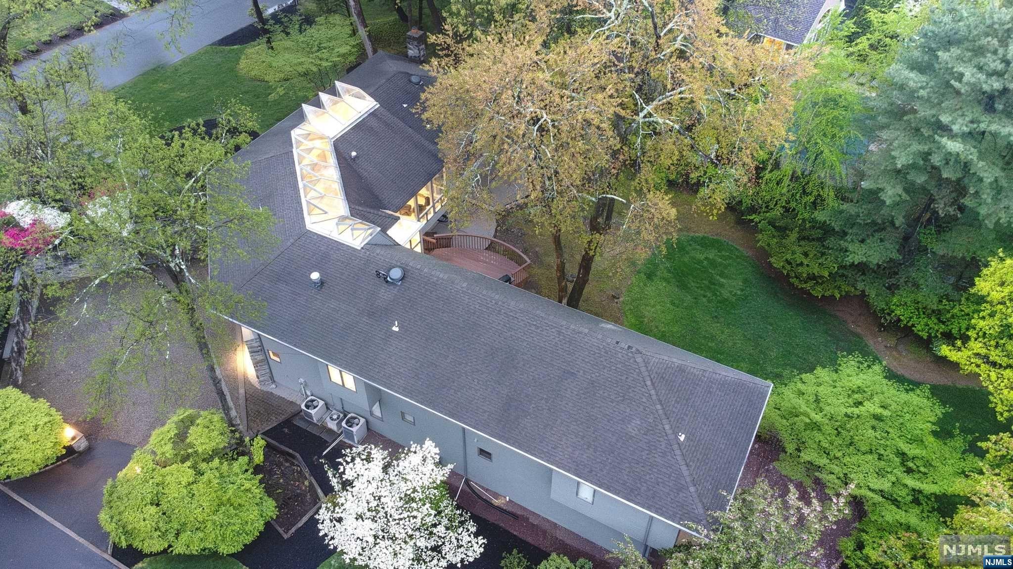565 Green Lane
