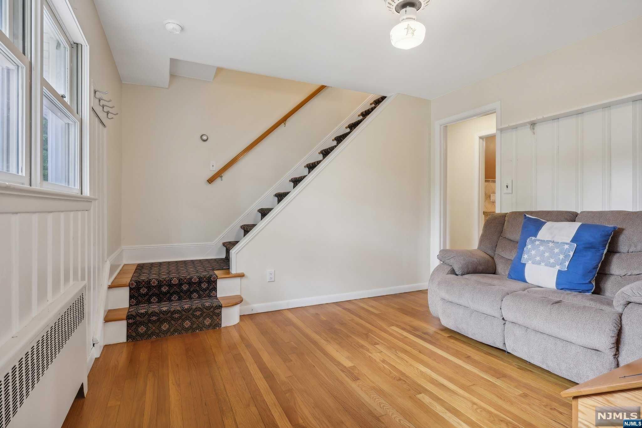 387 Walnut Street