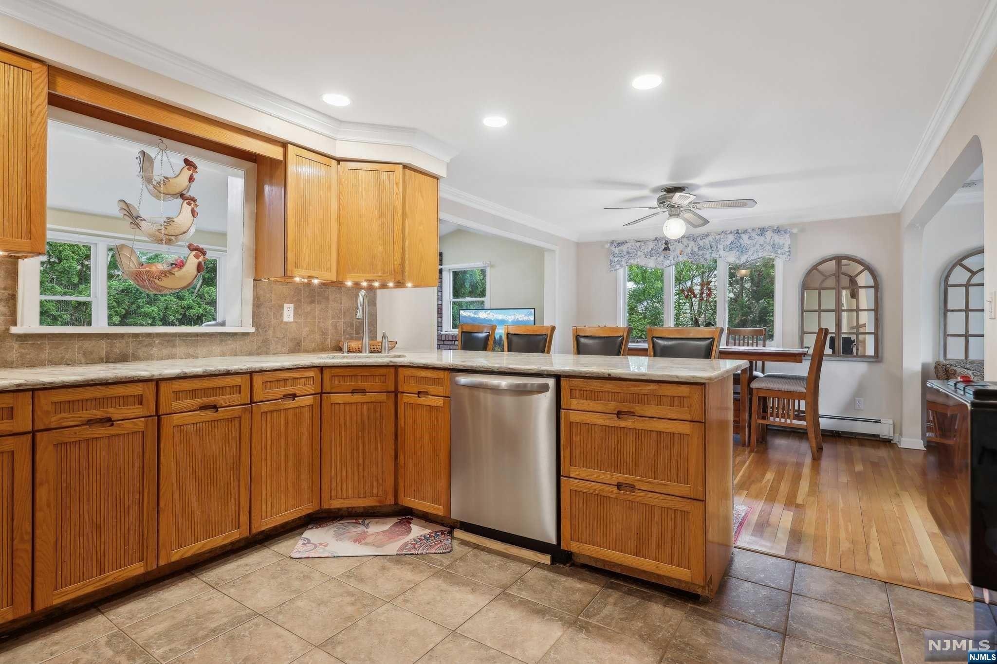 387 Walnut Street