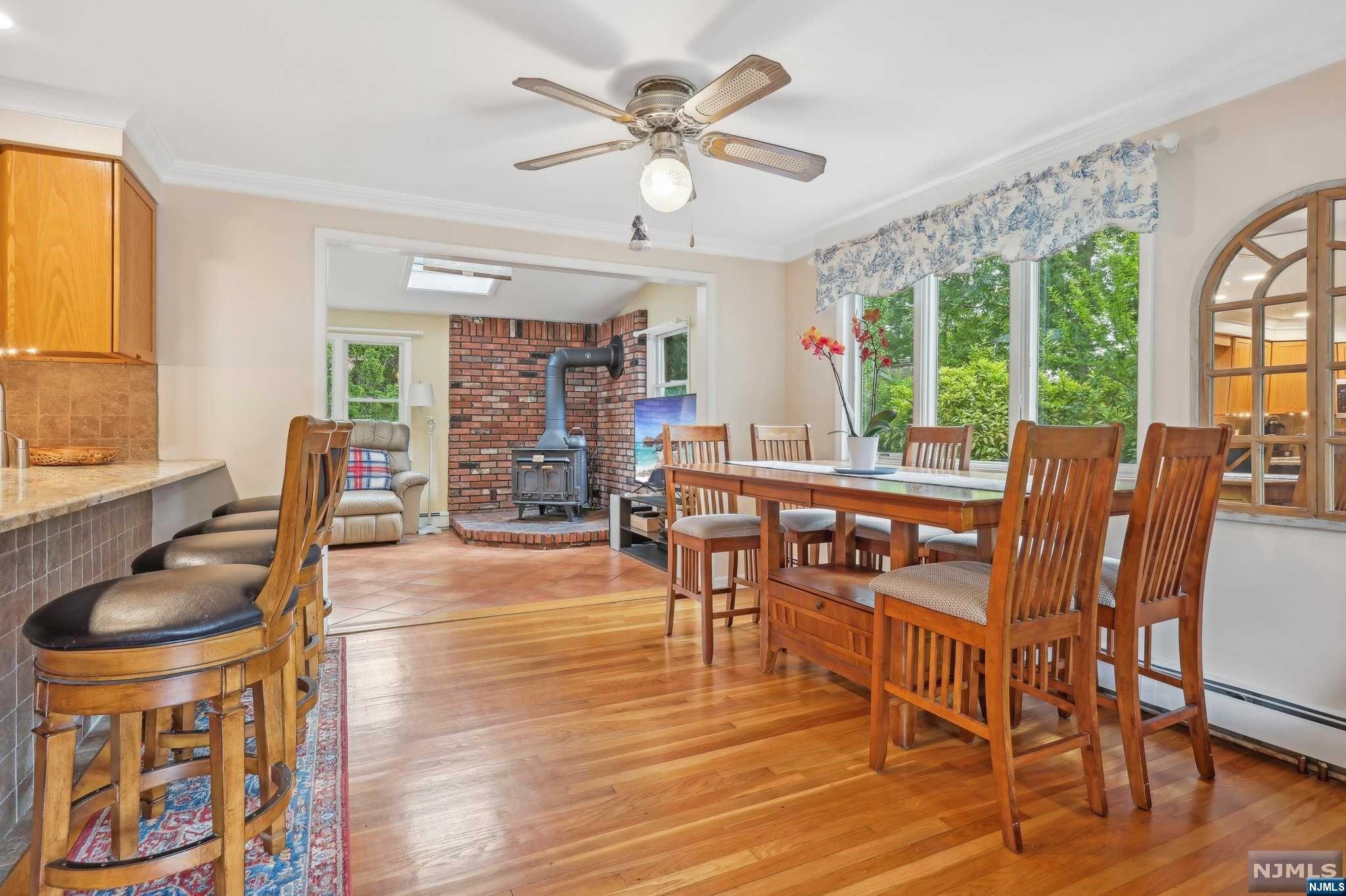 387 Walnut Street