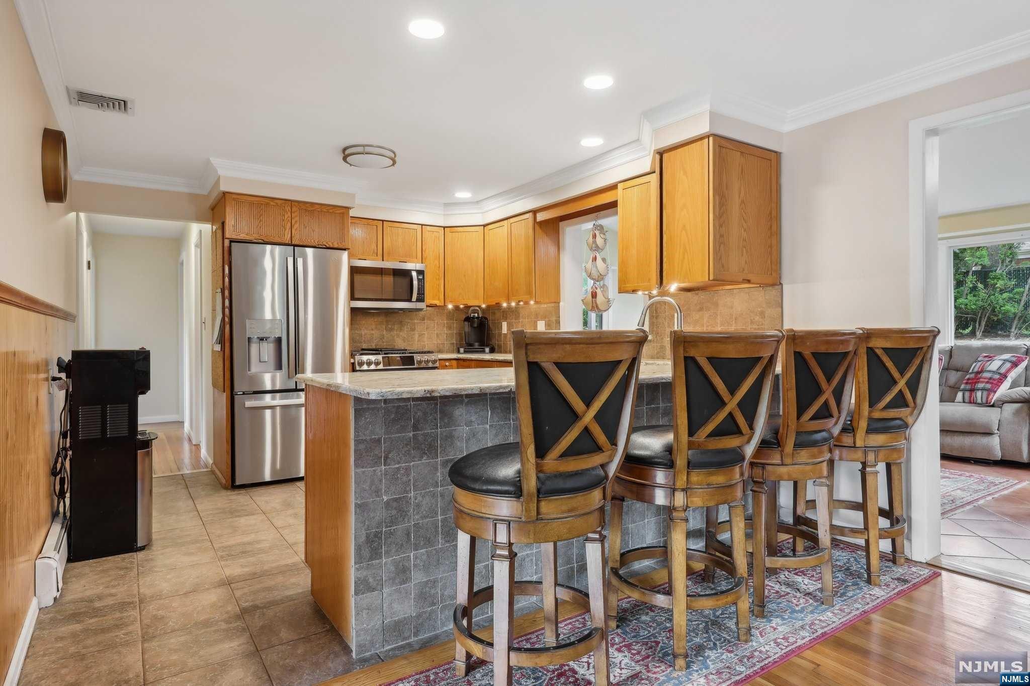 387 Walnut Street