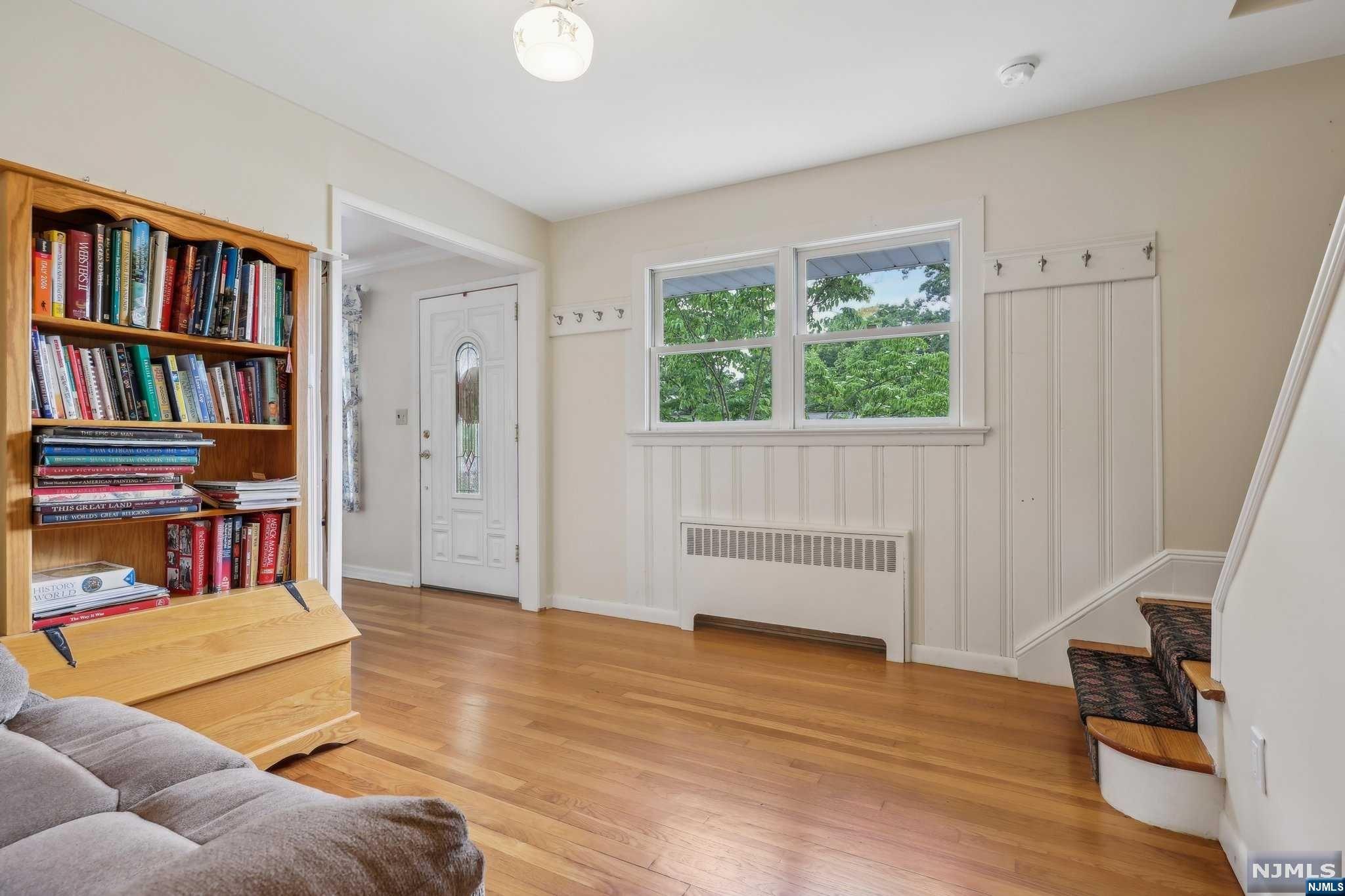 387 Walnut Street