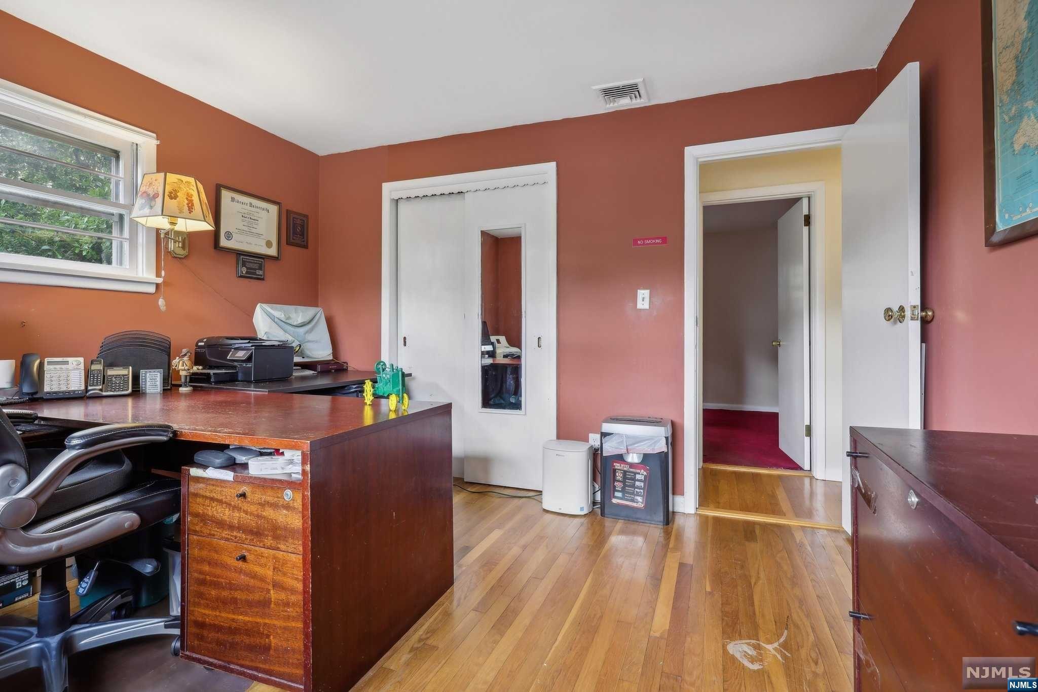 387 Walnut Street