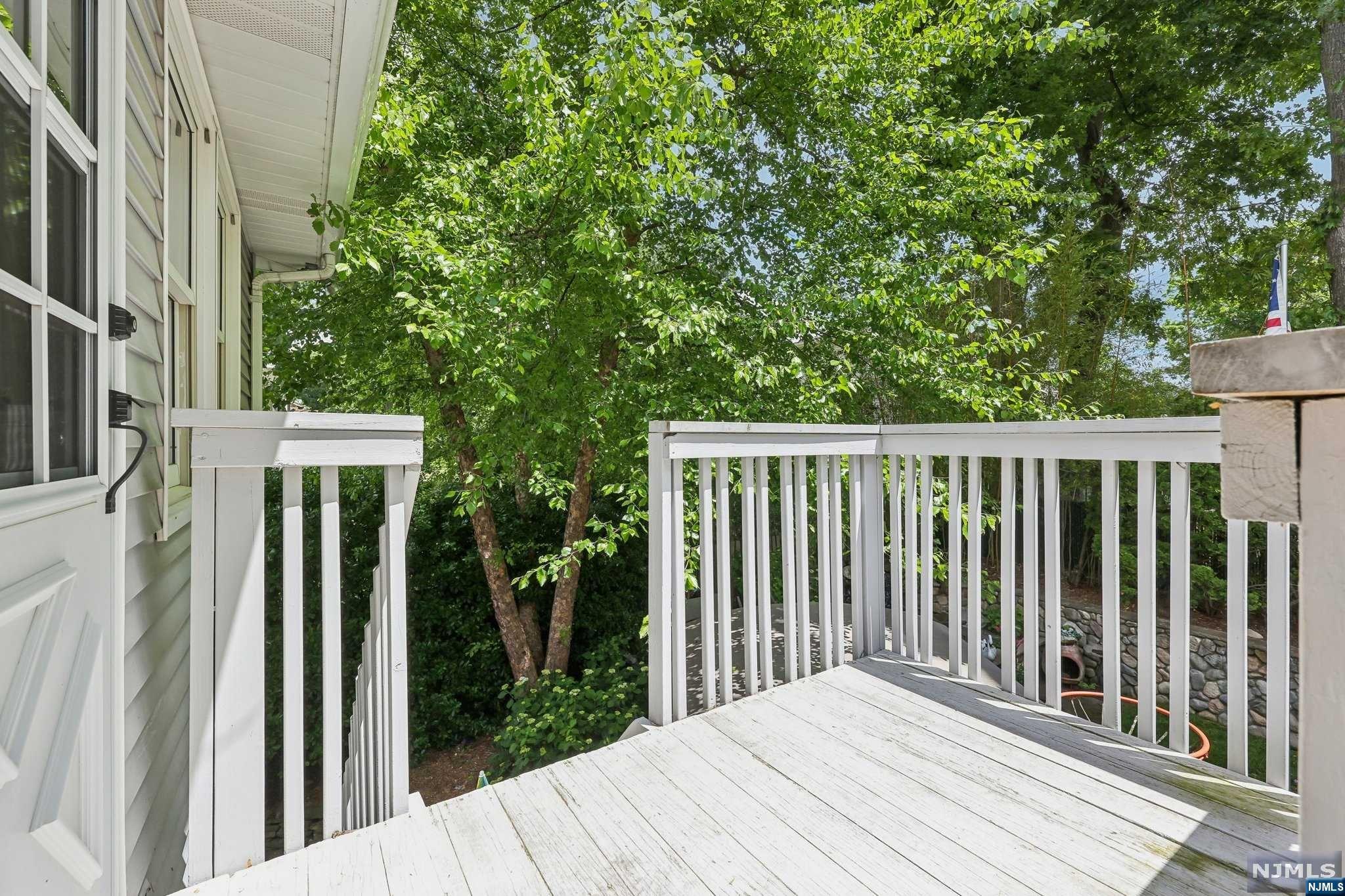 387 Walnut Street